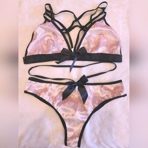 Velvet lingerie set